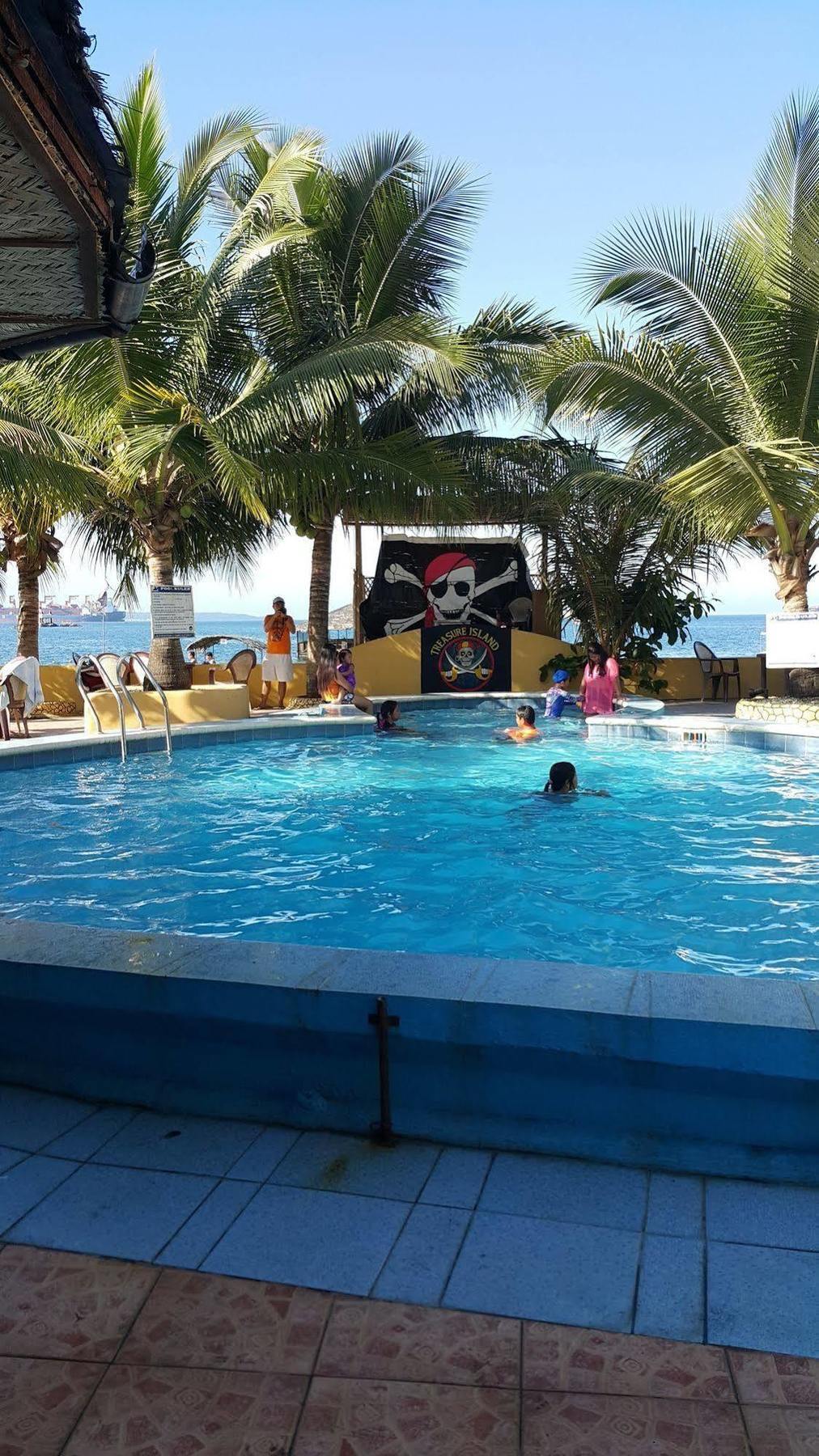 Treasure Island Resort Olongapo Eksteriør bilde