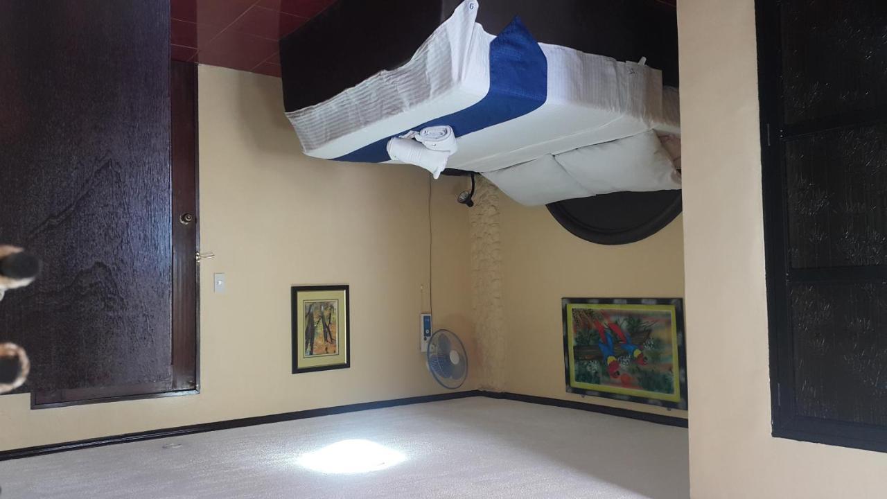 Treasure Island Resort Olongapo Rom bilde