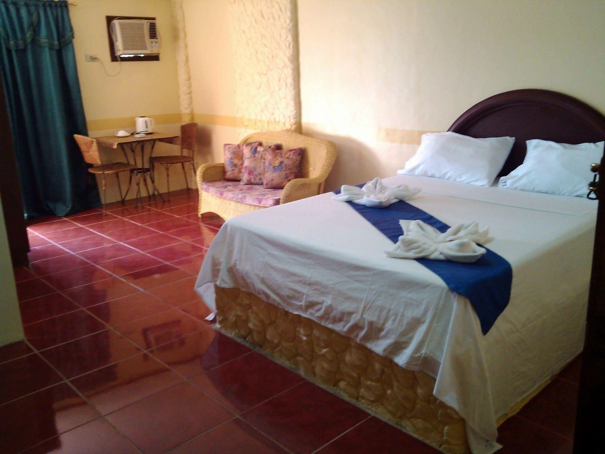 Treasure Island Resort Olongapo Eksteriør bilde